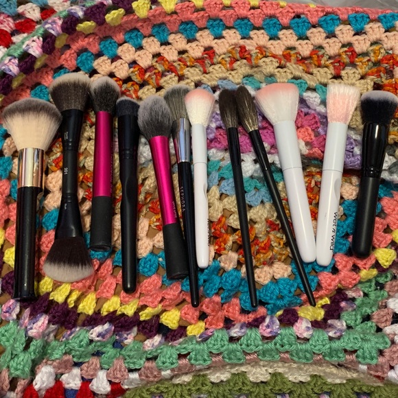 💞misc makeup face brushes💕 - Picture 2 of 9